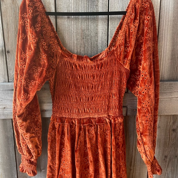 Elegant Orange Smocked Dress - Picture 4 of 7